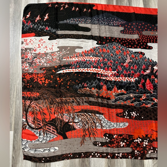 NWT - Desigual Women’s Bird & Forest Landscape Print Square Scarf - Size 48”x48” - Picture 4 of 9